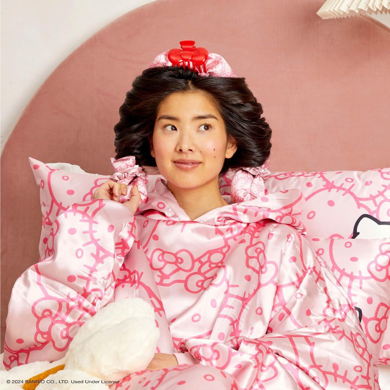 imageHello Kitty x Kitsch XL Satin Heatless Curling Set Heatless Hair Curler To Sleep In for FrizzFree ampamp Soft Curls Comes with Bow Shape Design Hair Claw and Satin Scrunchies Gifts for Women 4pc SetPink Kitty Faces