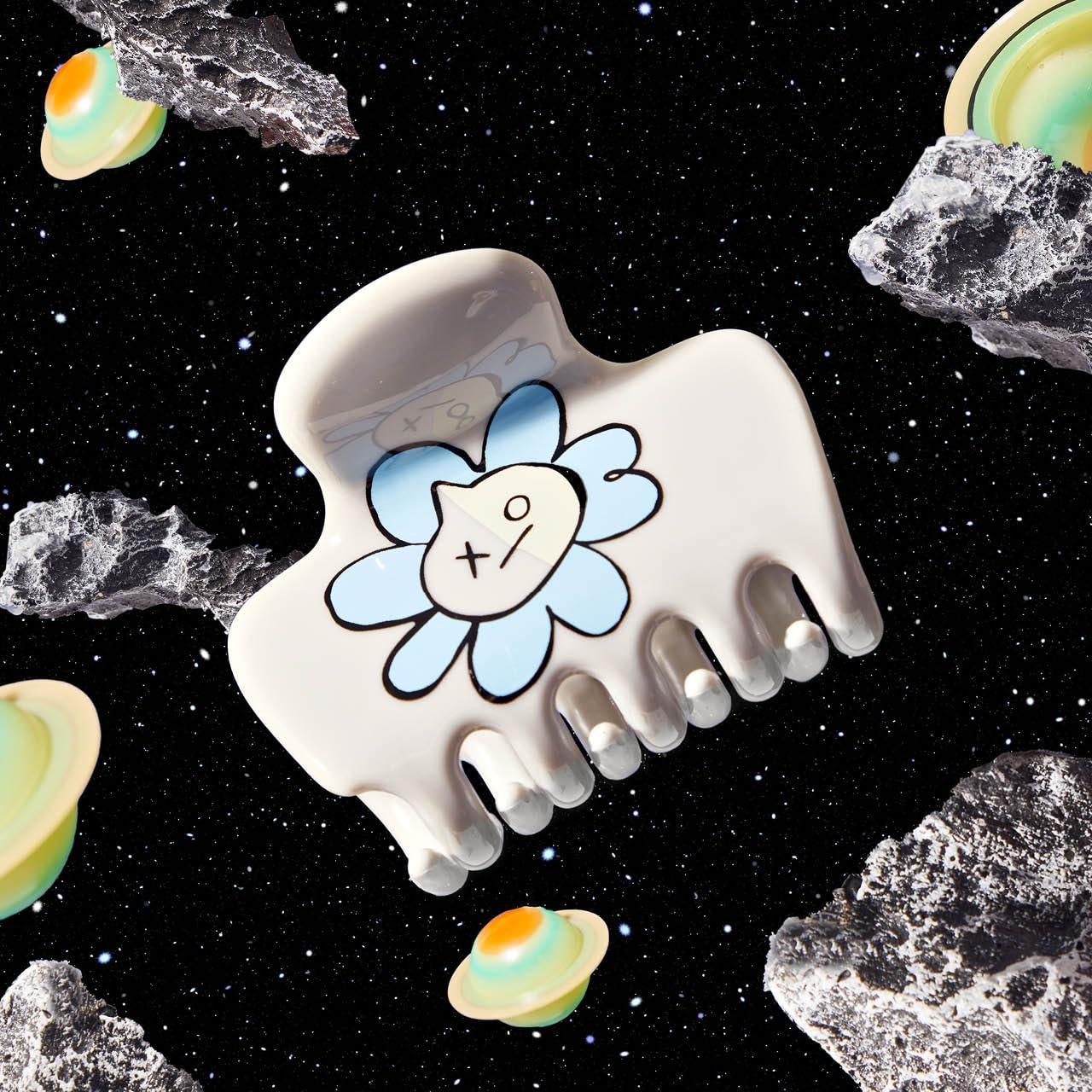 image:imageKitsch x Hello Kitty Medium Hair Clips for Women Strong Hold Claw Clips for Thick or Thin Hair Recycled Plastic NonSlip Durable Ideal Gifts For Women White with Red BowsVan