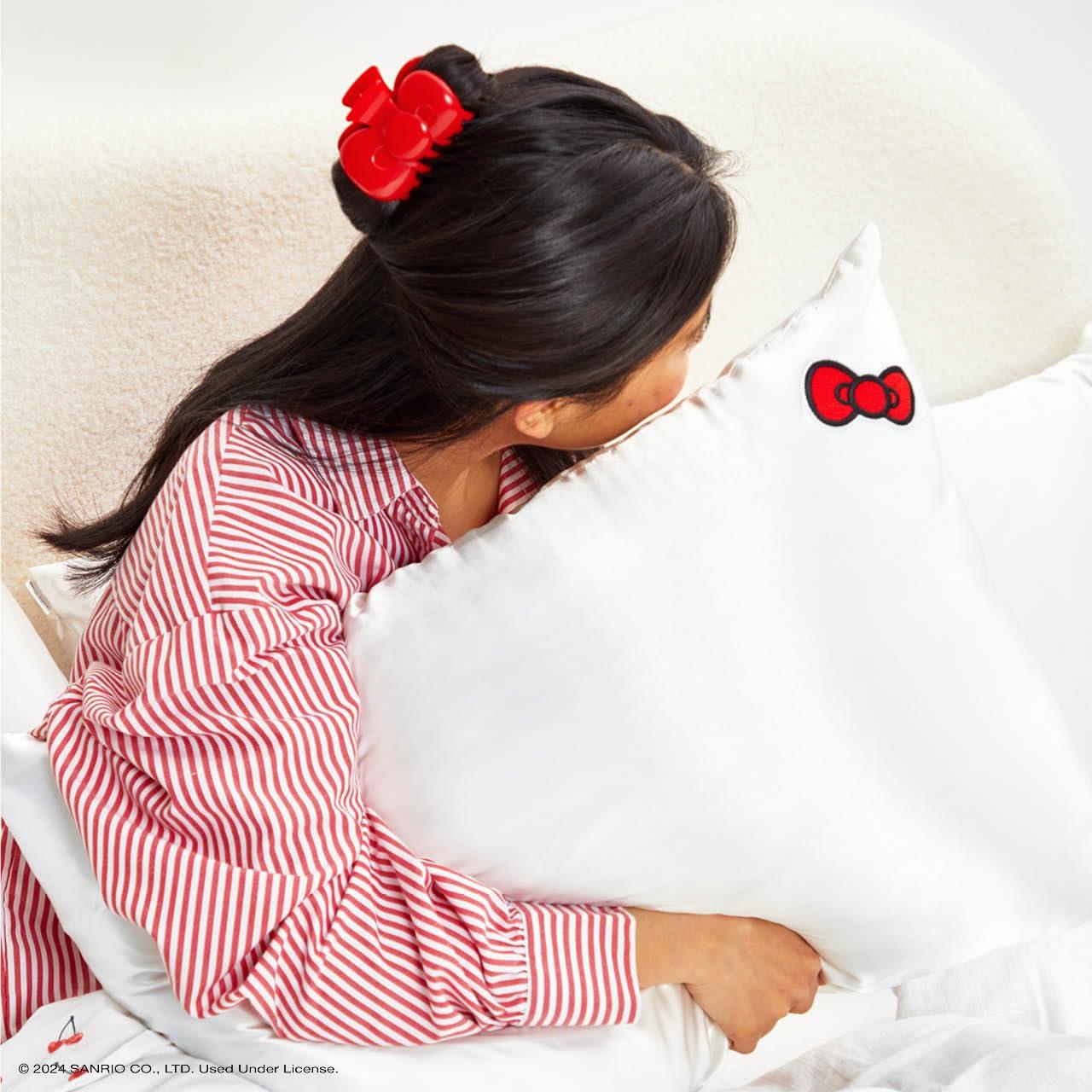 image:imageKitsch x Hello Kitty Medium Hair Clips for Women Strong Hold Claw Clips for Thick or Thin Hair Recycled Plastic NonSlip Durable Ideal Gifts For Women White with Red BowsRed Kitty Bow Shape