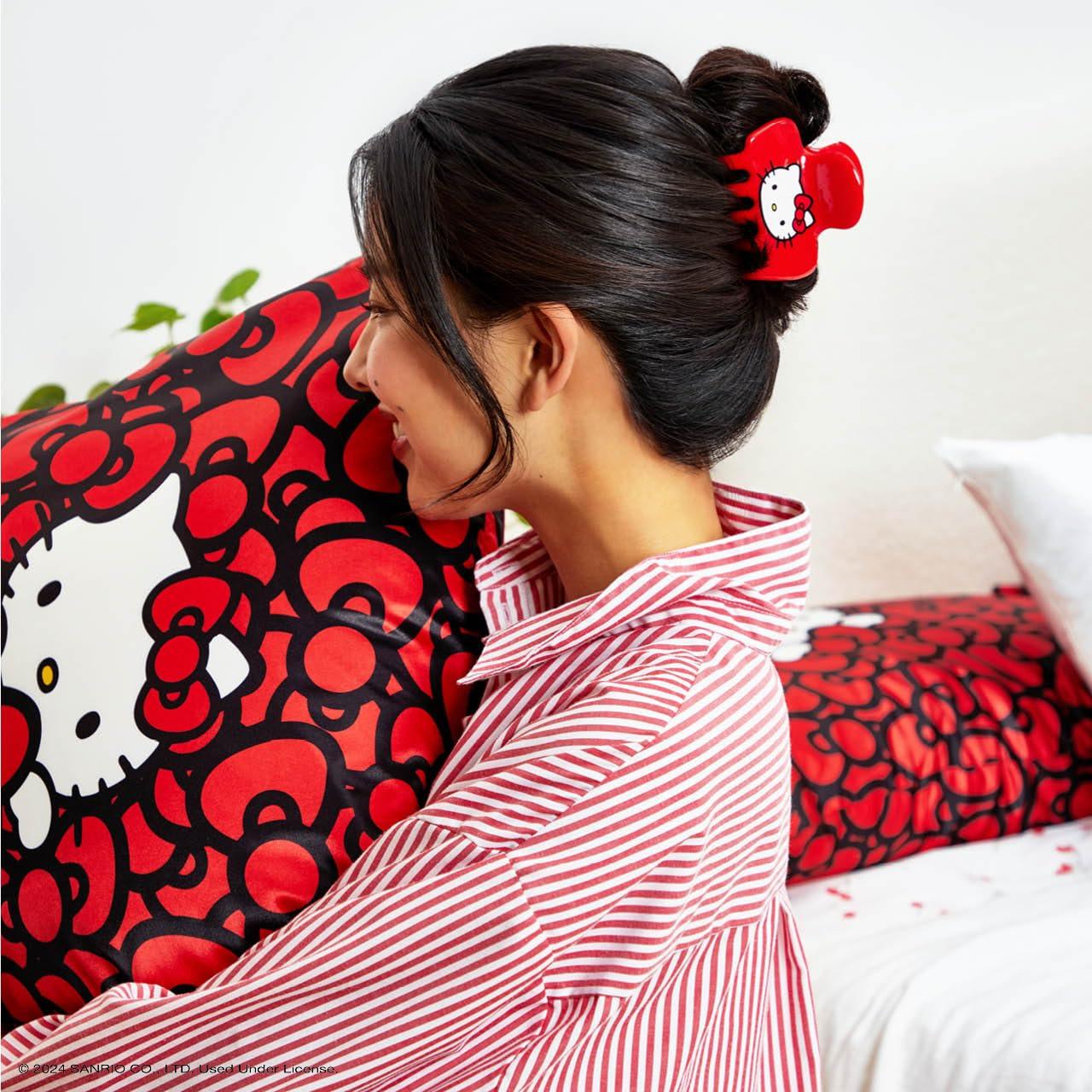 image:imageKitsch x Hello Kitty Medium Hair Clips for Women Strong Hold Claw Clips for Thick or Thin Hair Recycled Plastic NonSlip Durable Ideal Gifts For Women White with Red BowsKitty Face