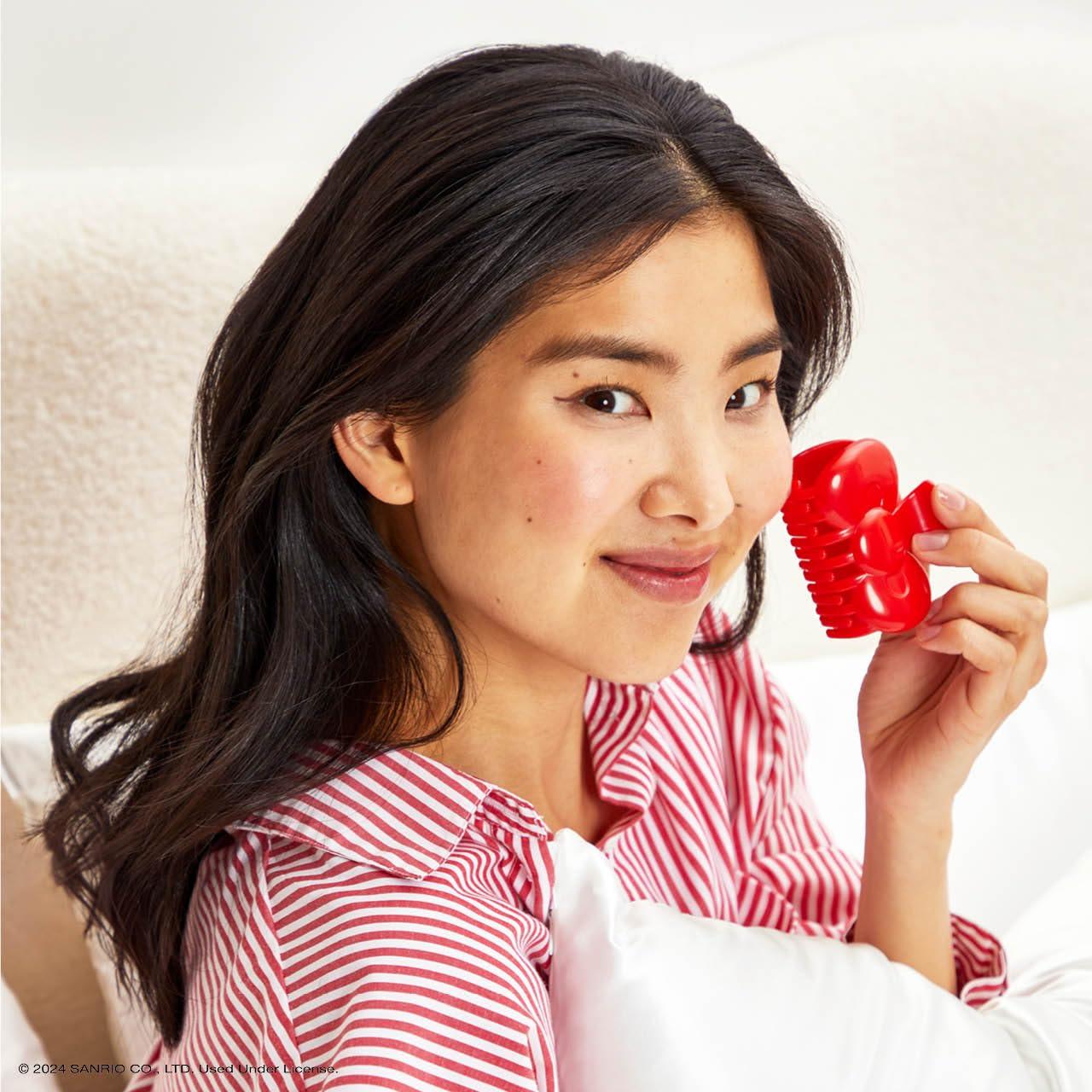 image:imageKitsch x Hello Kitty Medium Hair Clips for Women Strong Hold Claw Clips for Thick or Thin Hair Recycled Plastic NonSlip Durable Ideal Gifts For Women White with Red BowsRed Kitty Bow Shape